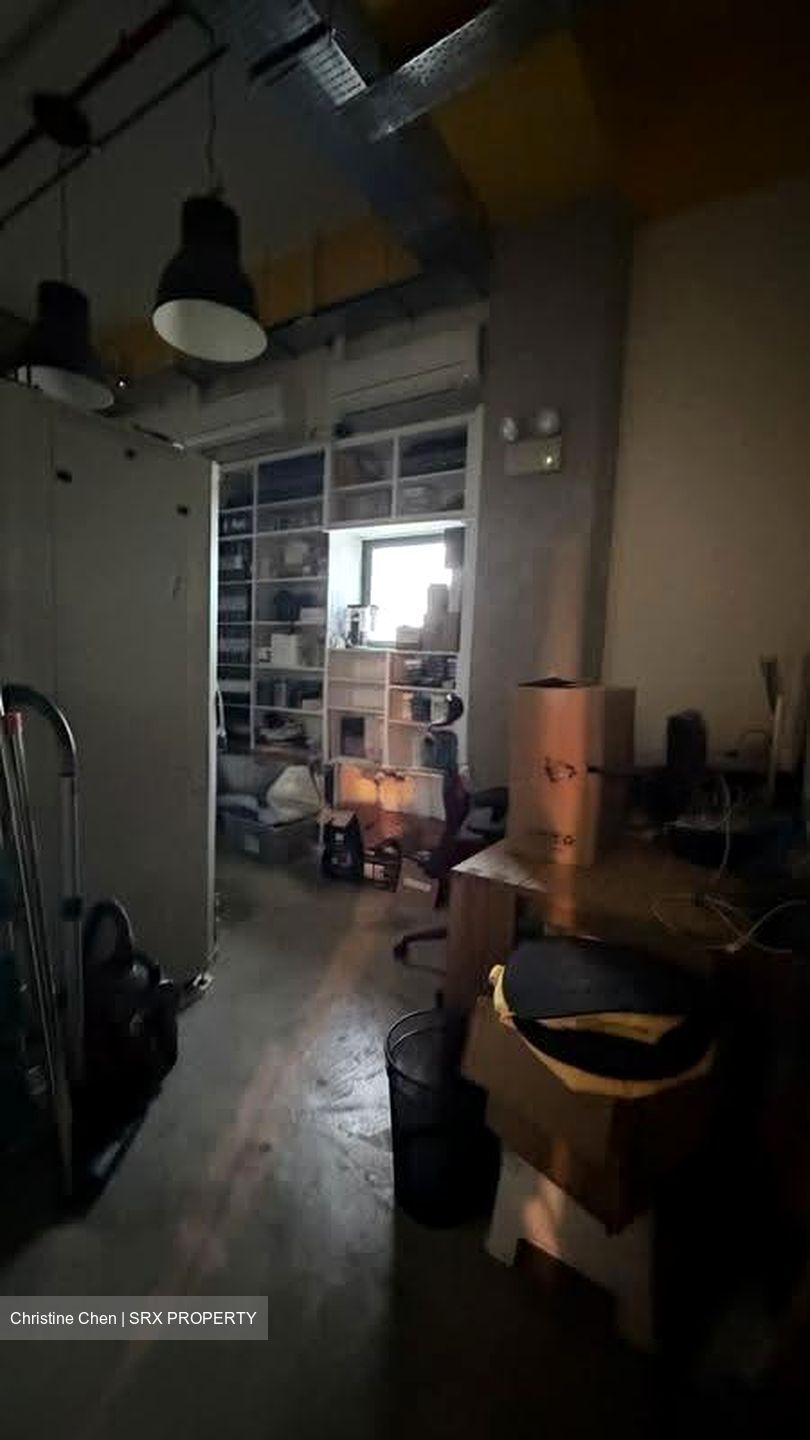 Superior Industrial Building (D14), Factory #622086451